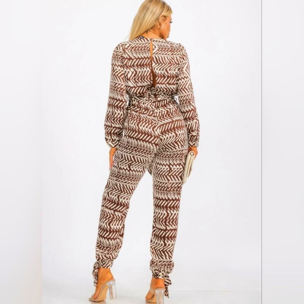 M122 NWT Milk & Honey Long Sleeve Self Tie Pockets Jogger Jumpsuit Sm Med Lg - Picture 2 of 10